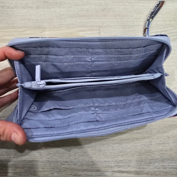 Vera Bradley RFID Accordion Wristlet Purple Floral Wallet See Pics - Picture 5 of 5